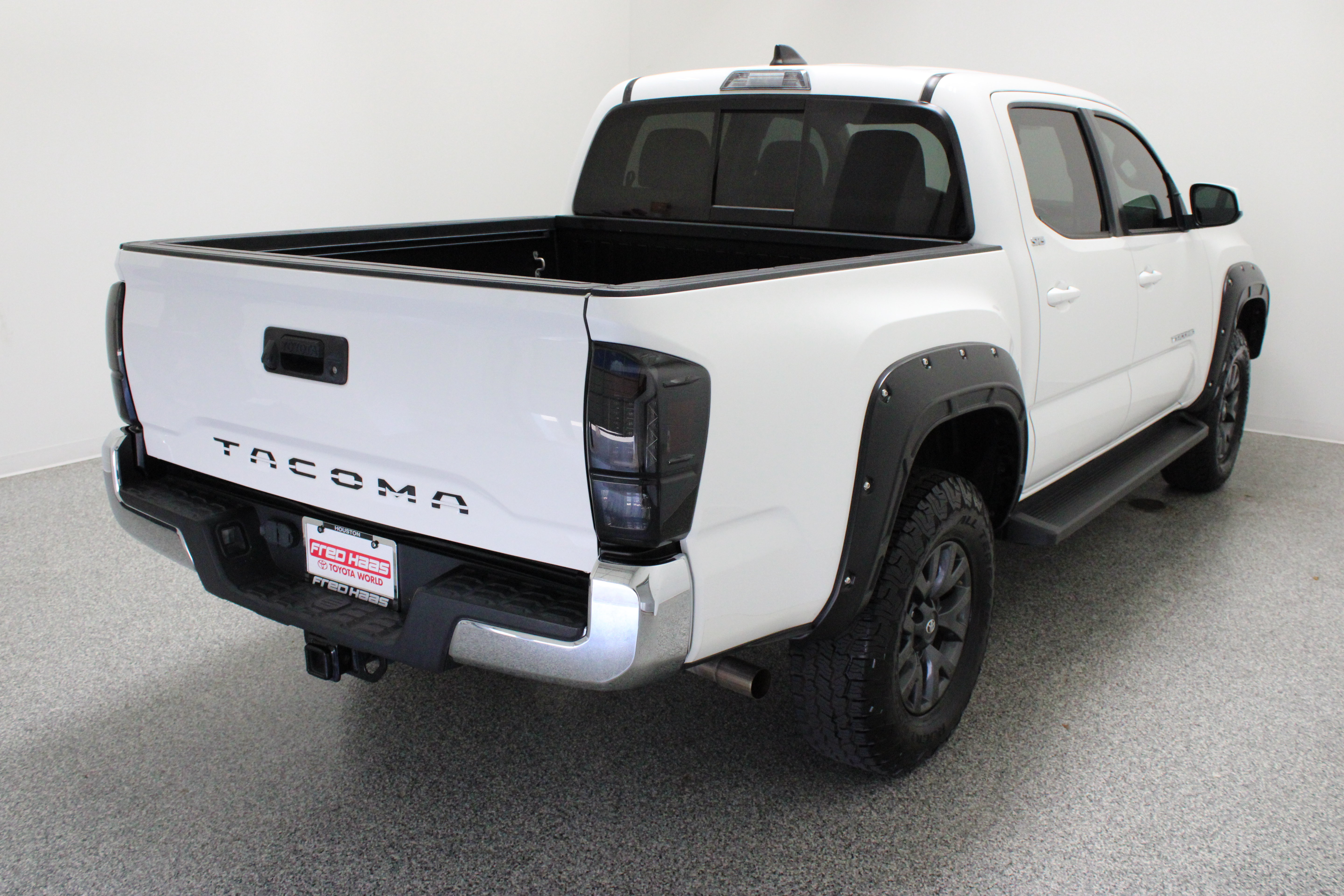 Used 2023 Toyota Tacoma SR5 RWD image 7