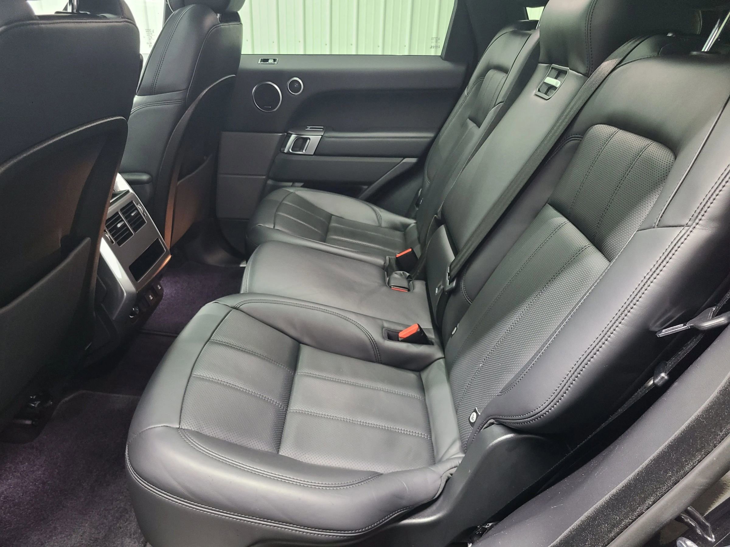 Used 2020 Land Rover Range Rover Sport HSE image 39