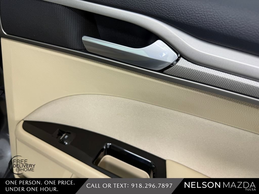 Used 2016 Ford Fusion SE FWD image 36