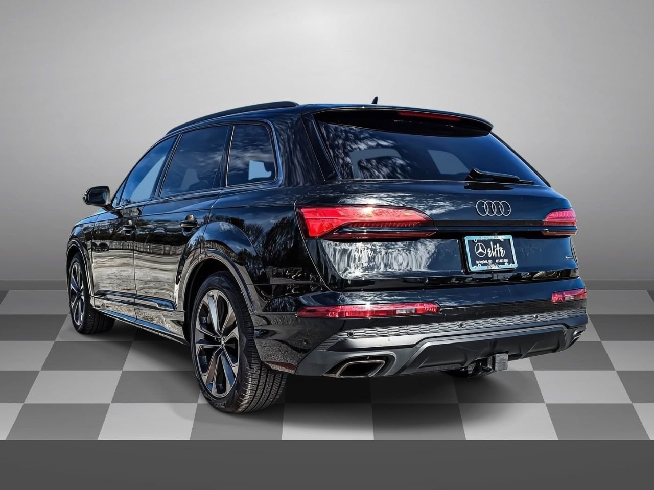 Used 2025 Audi Q7 3.0T Prestige image 4