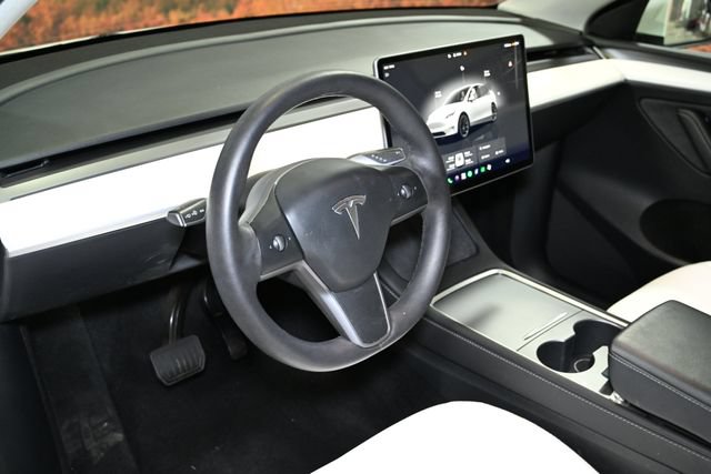 Used 2023 Tesla Model Y Long Range AWD/4WD image 20