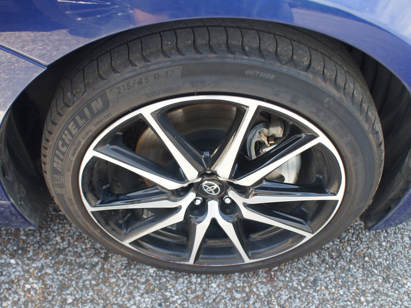 Used 2024 Toyota GR86 RWD image 4