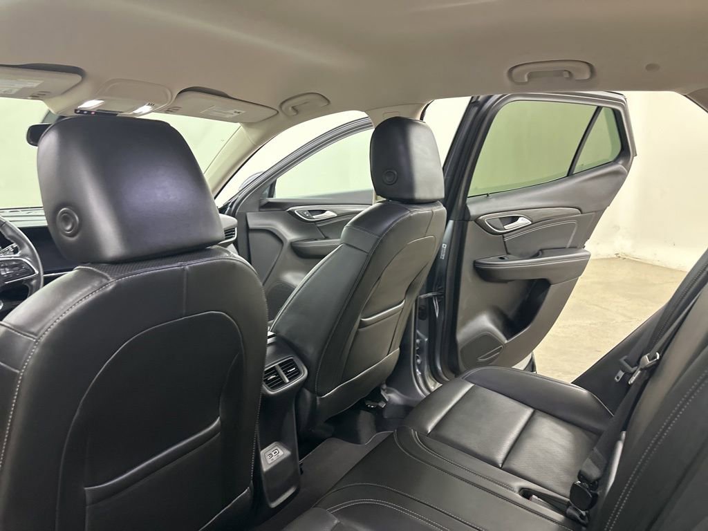 Used 2022 Buick Envision Essence w/ Safety Package image 31