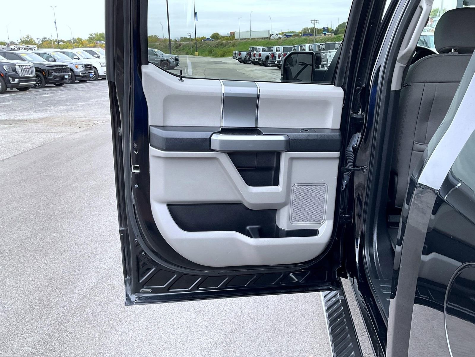 Used 2018 Ford F150 XLT w/ Equipment Group 302A Luxury image 20