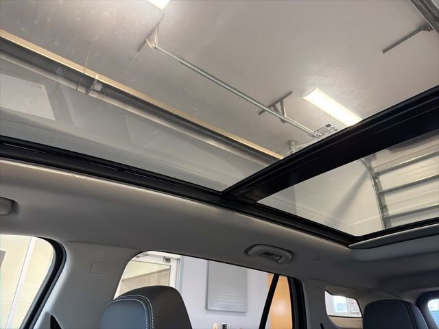 Used 2023 GMC Terrain Denali image 2