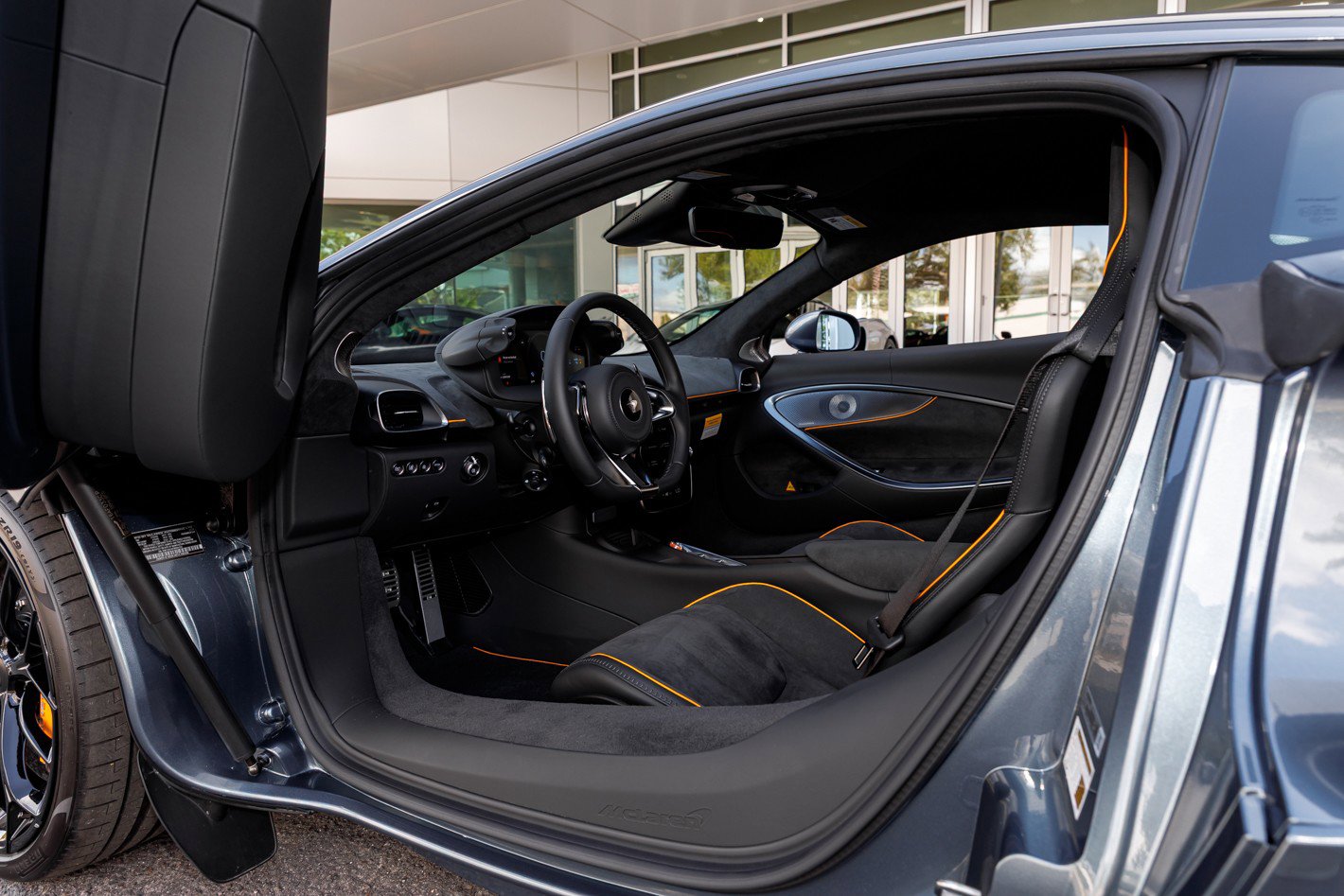 Used 2026 McLaren Artura RWD image 40