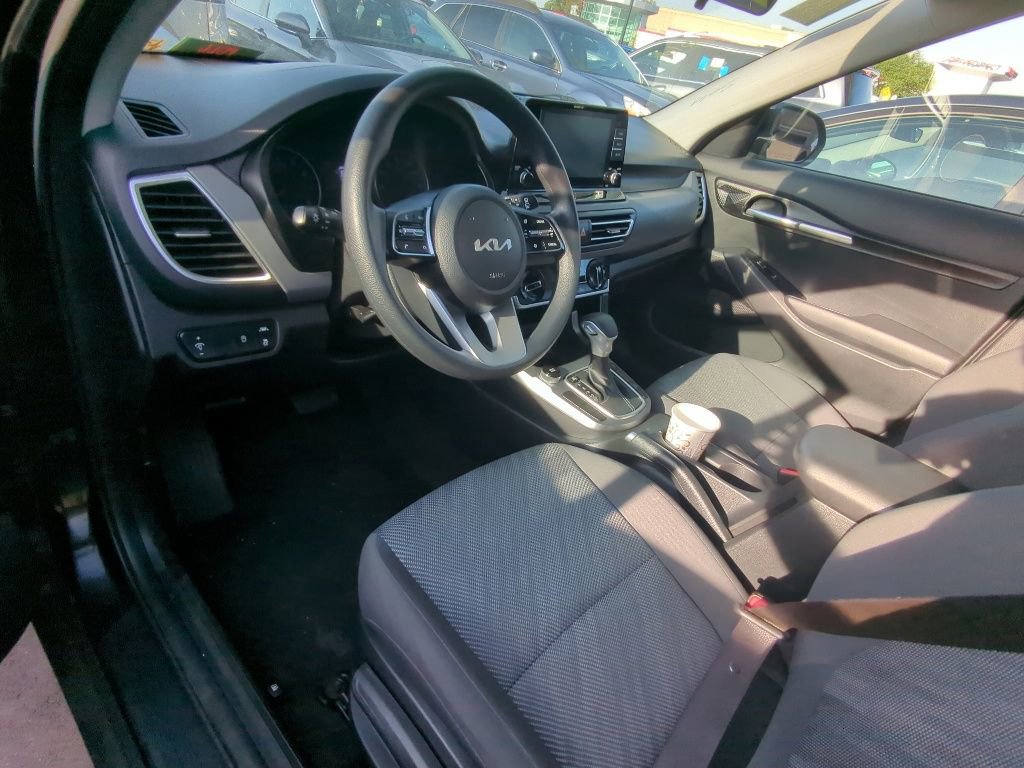 Used 2022 Kia Seltos LX AWD/4WD image 7