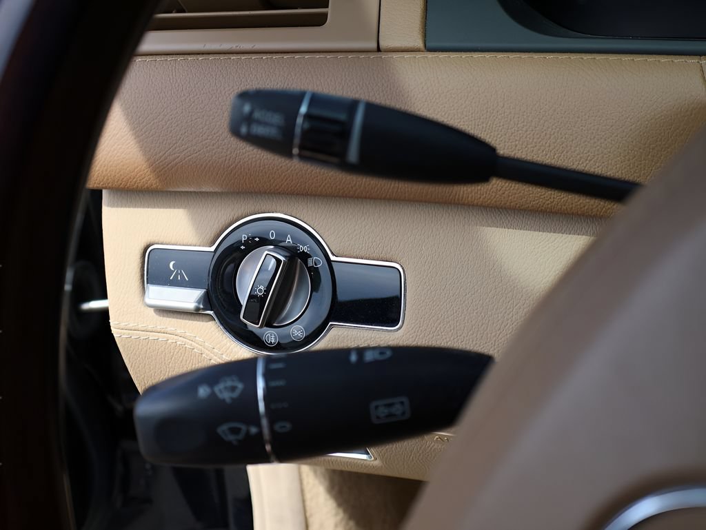 Used 2011 Mercedes-Benz CL 550 4MATIC image 33