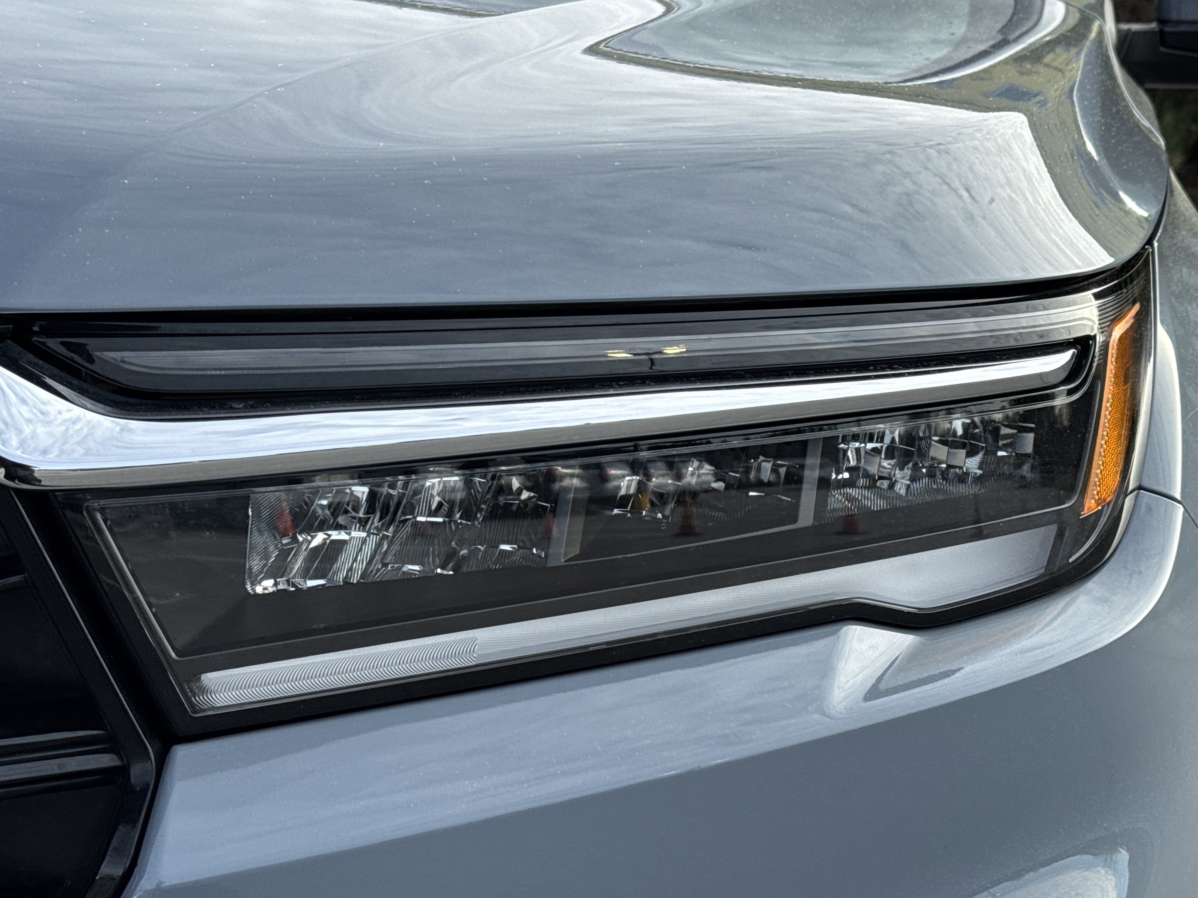 Used 2025 Honda Pilot Touring image 6