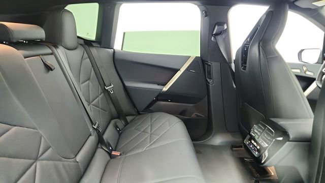 Used 2024 BMW iX xDrive50 w/ Premium Package image 25