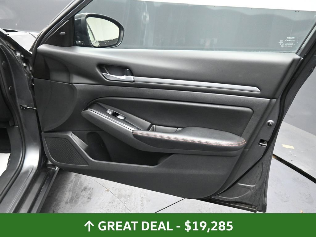 Used 2024 Nissan Altima 2.5 SR image 21