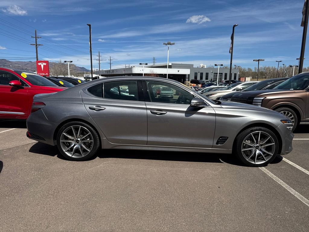 Used 2024 Genesis G70 2.5T image 3