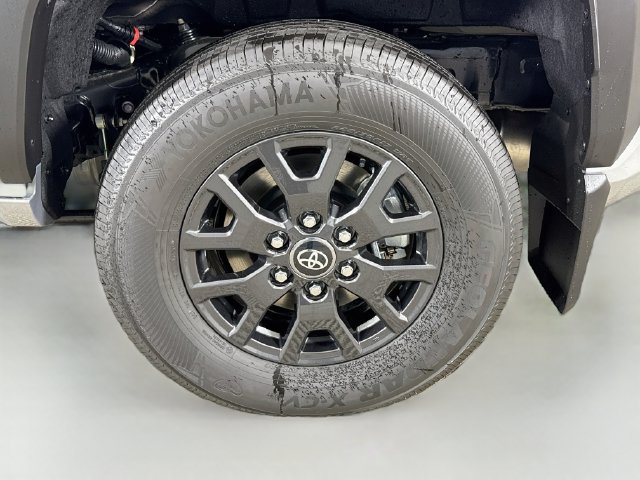 New 2026 Toyota 4Runner SR5 AWD/4WD image 28