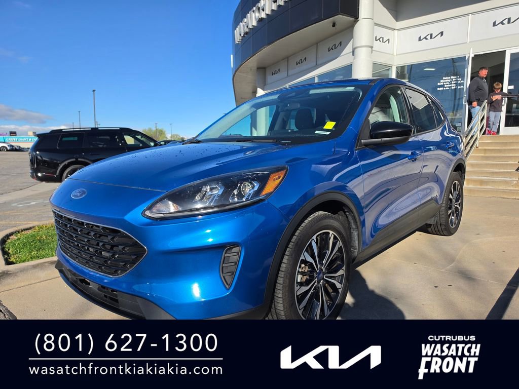 Used 2021 Ford Escape SE w/ SE Sport Appearance Package image 1