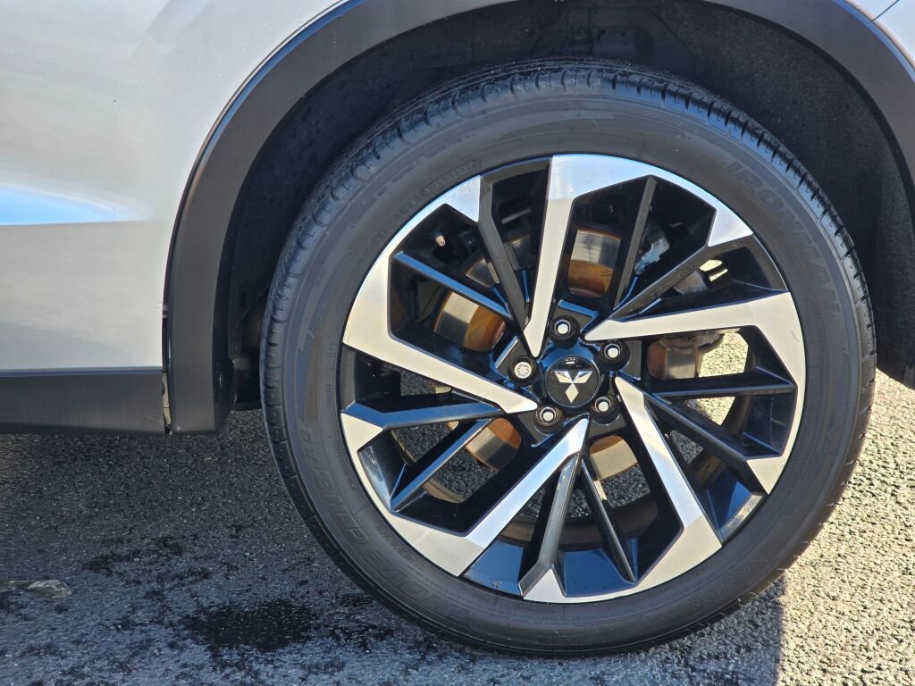 Used 2022 Mitsubishi Outlander SE image 12