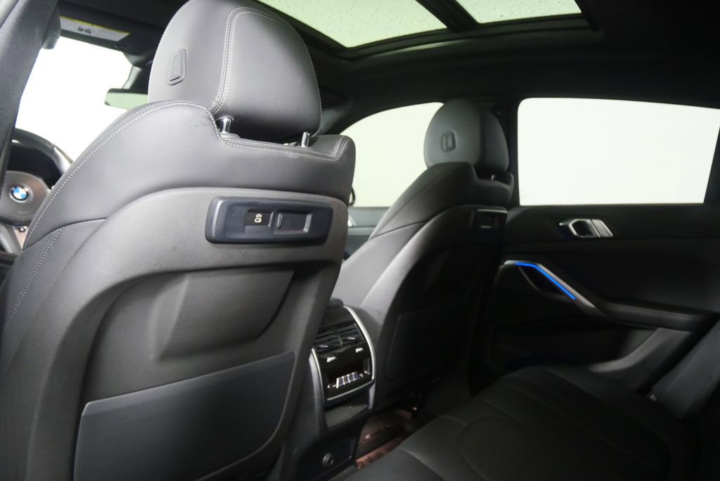 Used 2022 BMW X6 xDrive40i AWD/4WD image 16