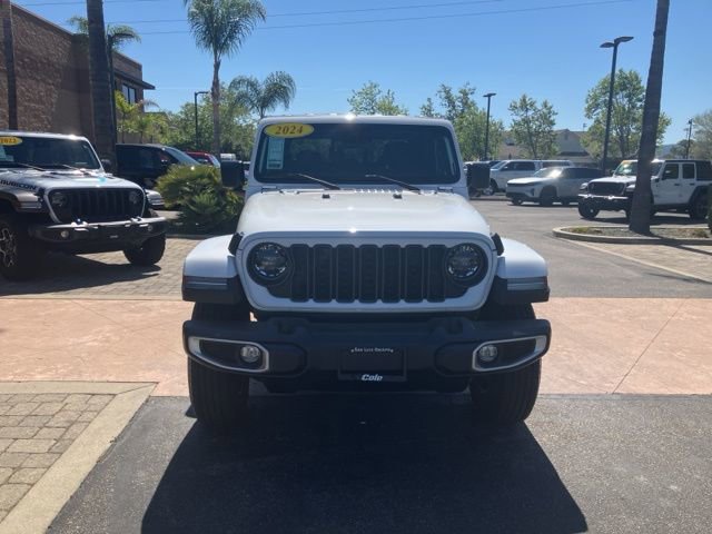 Used 2024 Jeep Gladiator Sport image 2