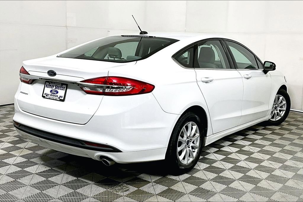 Used 2018 Ford Fusion S image 12