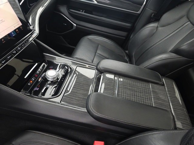 Used 2022 Jeep Wagoneer Series III w/ Premium Group I image 35