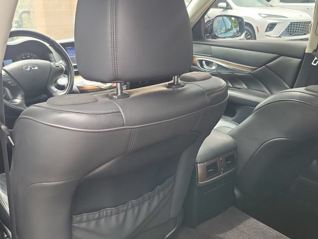 Used 2015 INFINITI Q70 L 3.7 w/ Deluxe Touring Package RWD image 10