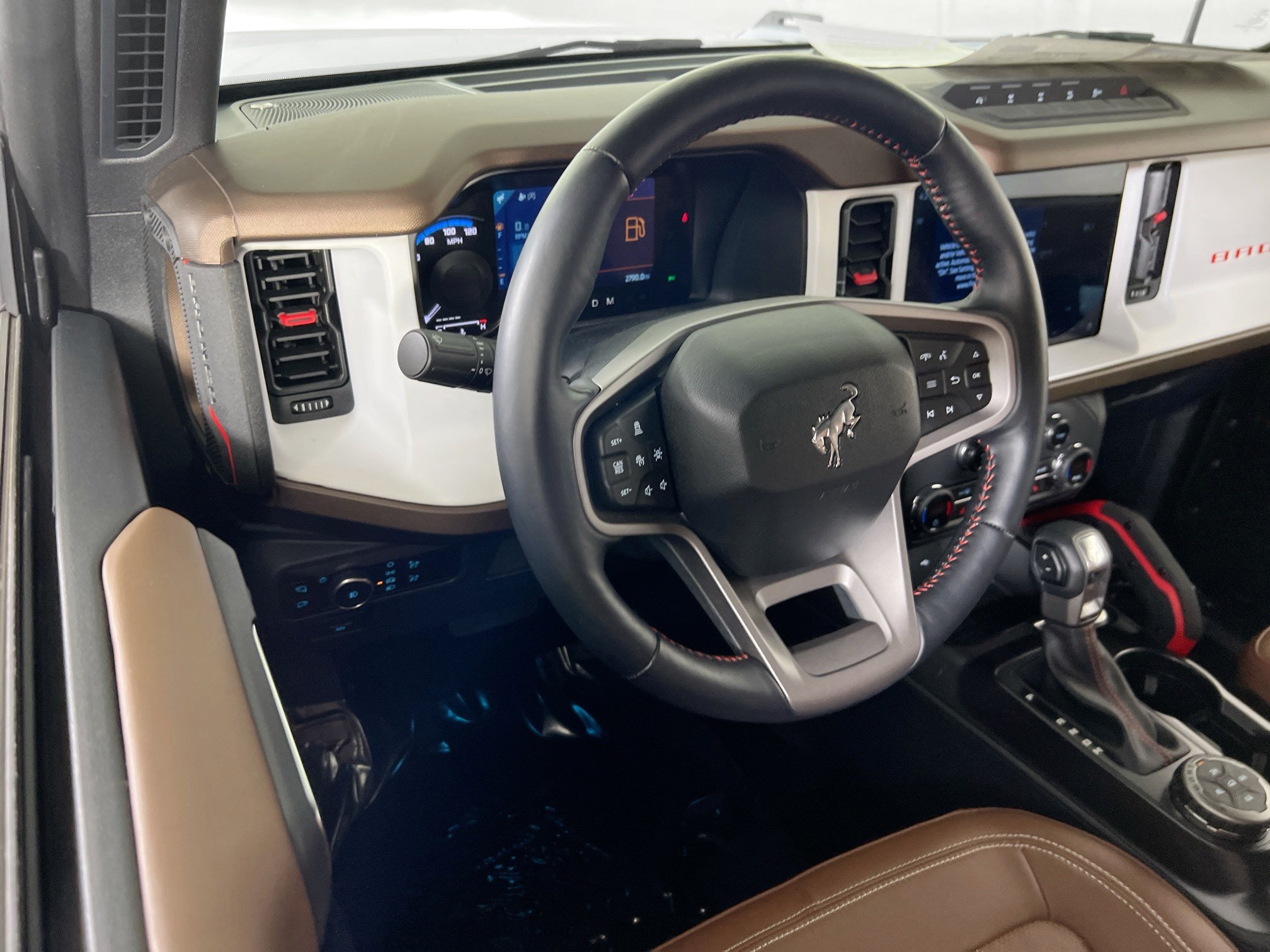Used 2024 Ford Bronco Heritage Edition AWD/4WD image 22
