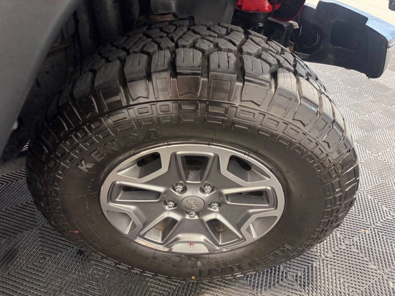 Used 2016 Jeep Wrangler Unlimited Rubicon w/ Connectivity Group image 37