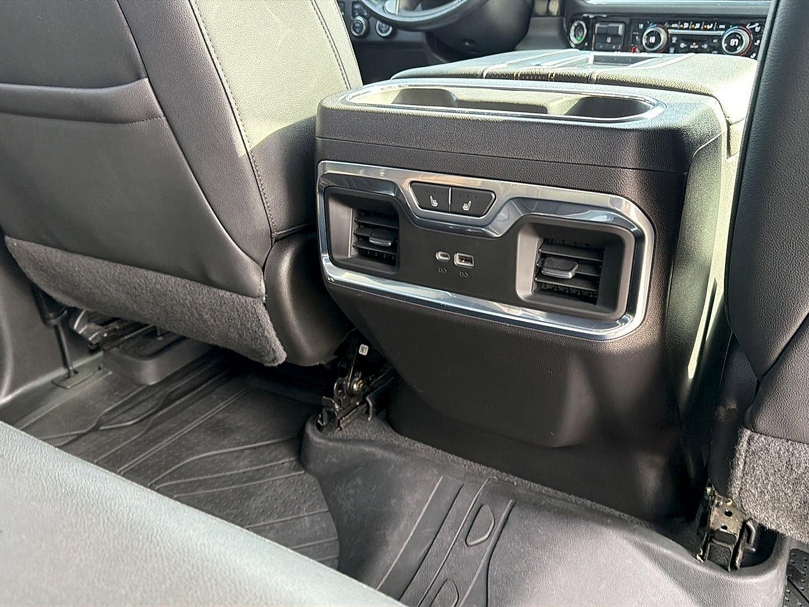 Used 2022 Chevrolet Silverado 1500 High Country w/ High Country Premium Package AWD/4WD image 21