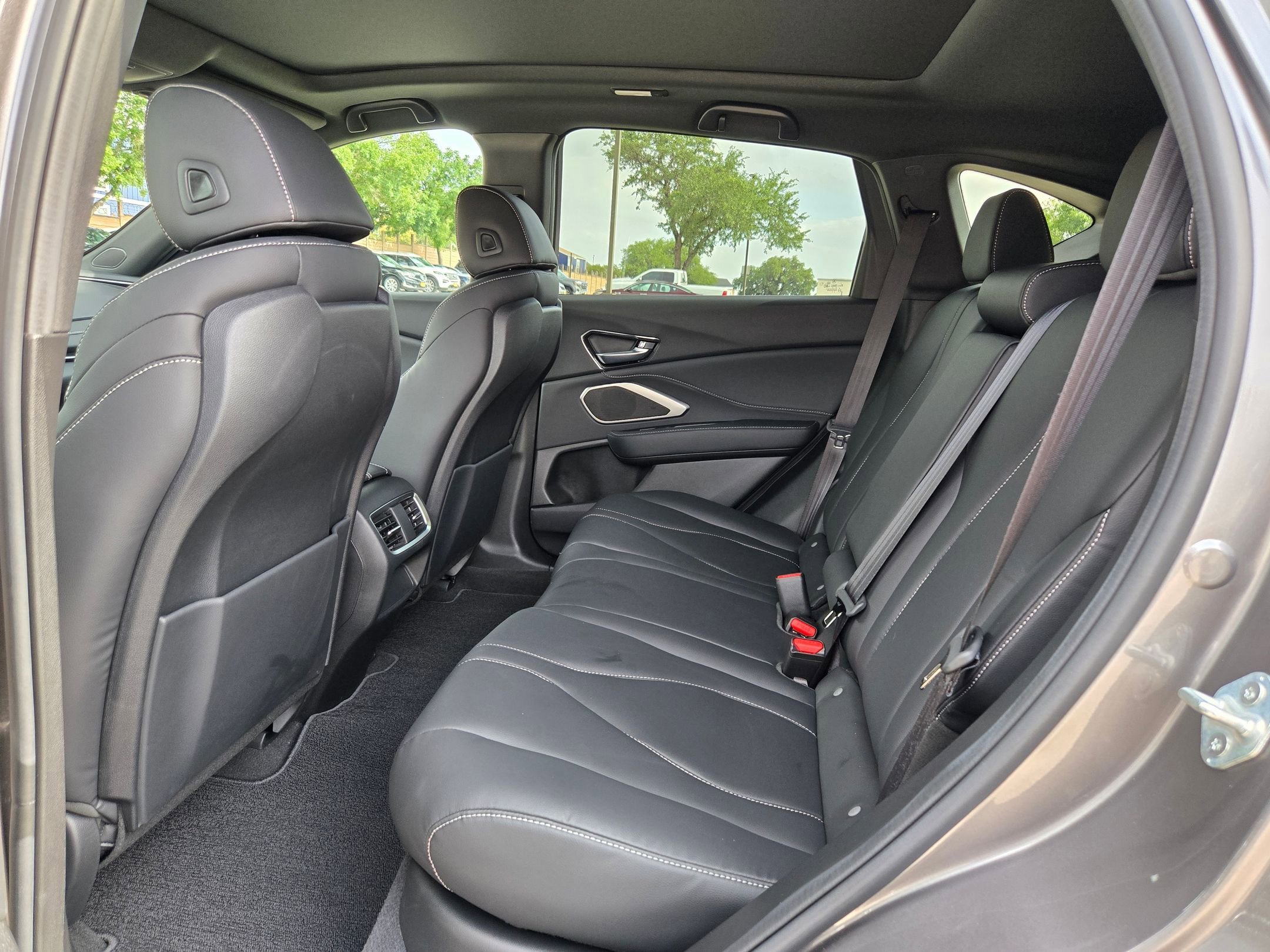 Used 2025 Acura RDX SH-AWD image 15