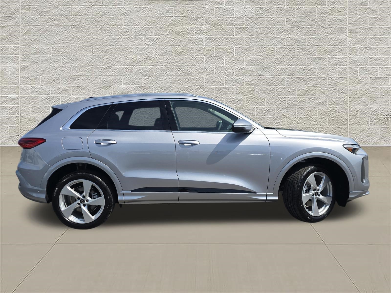 New 2026 Audi Q5 Premium Plus AWD/4WD image 8