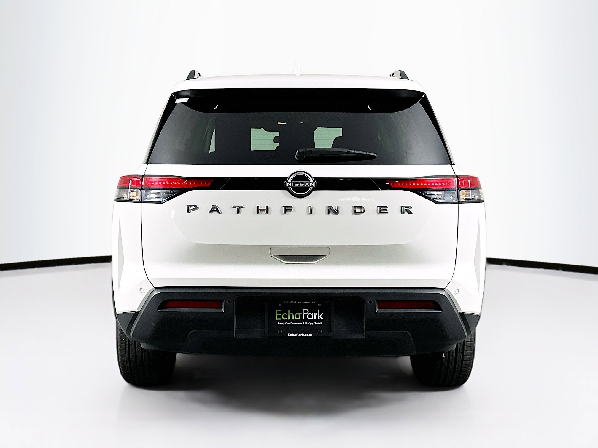 Used 2025 Nissan Pathfinder SV image 7