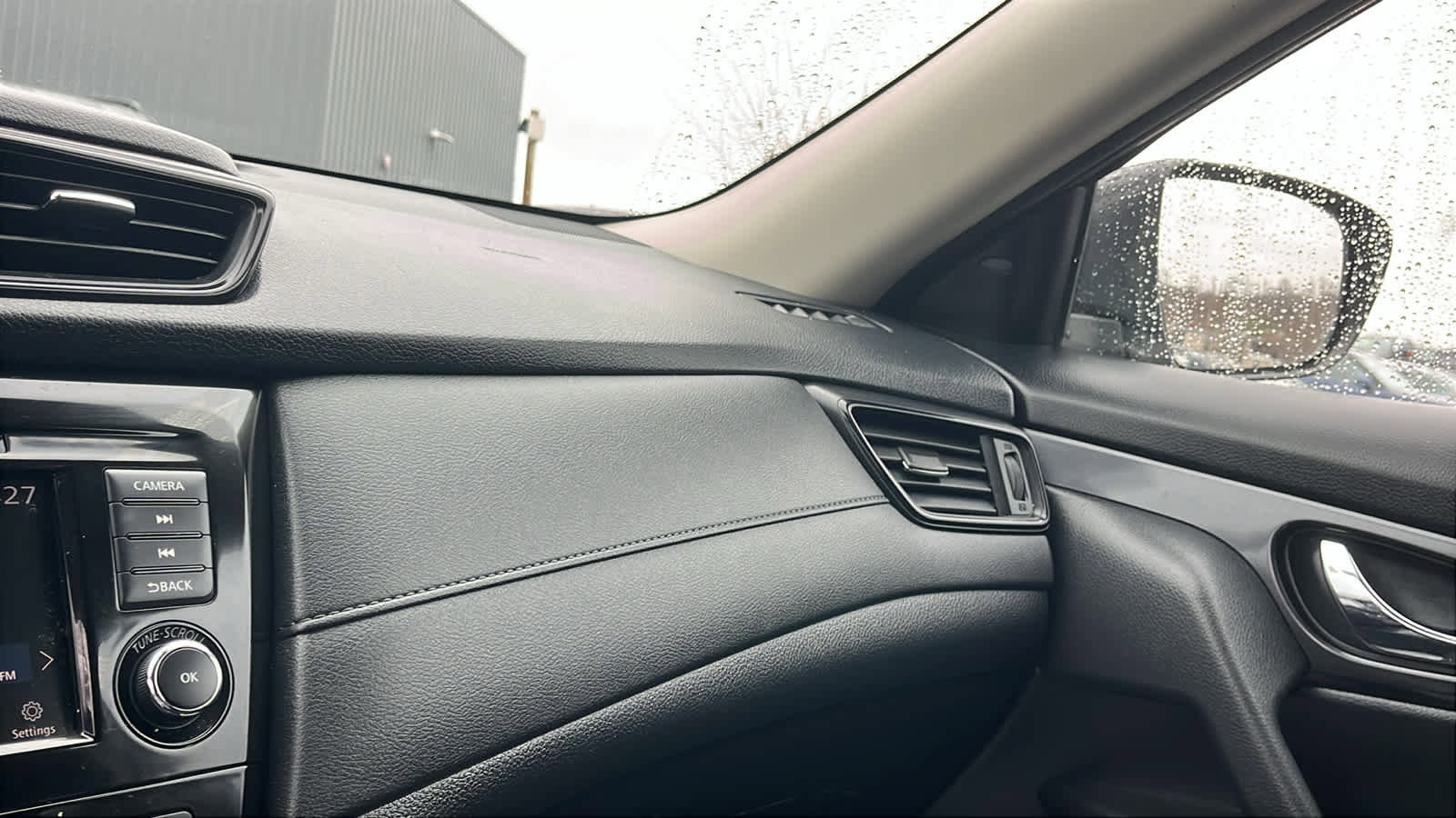 Used 2019 Nissan Rogue SV AWD/4WD image 18