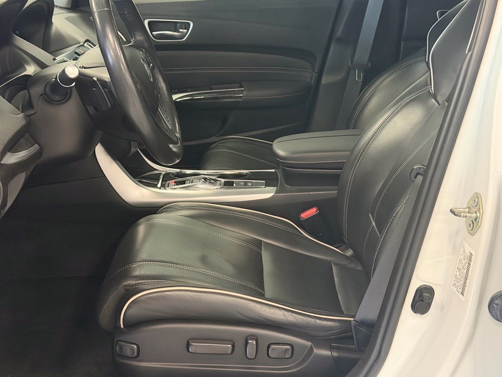 Used 2018 Acura TLX w/ Technology Package FWD image 11