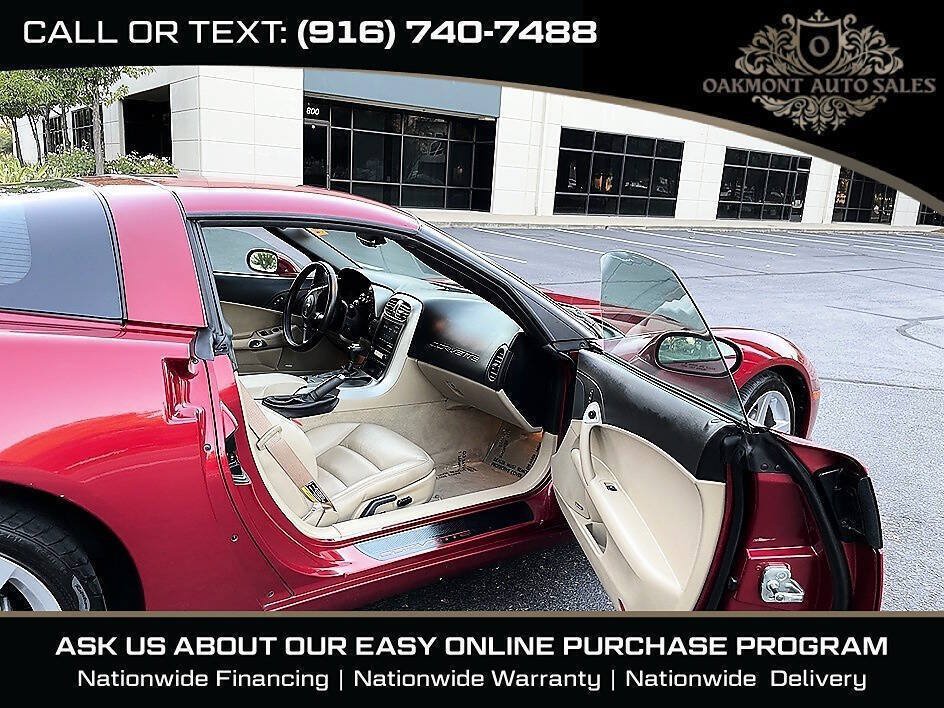 Used 2005 Chevrolet Corvette Coupe w/ Preferred Equipment Group RWD image 16