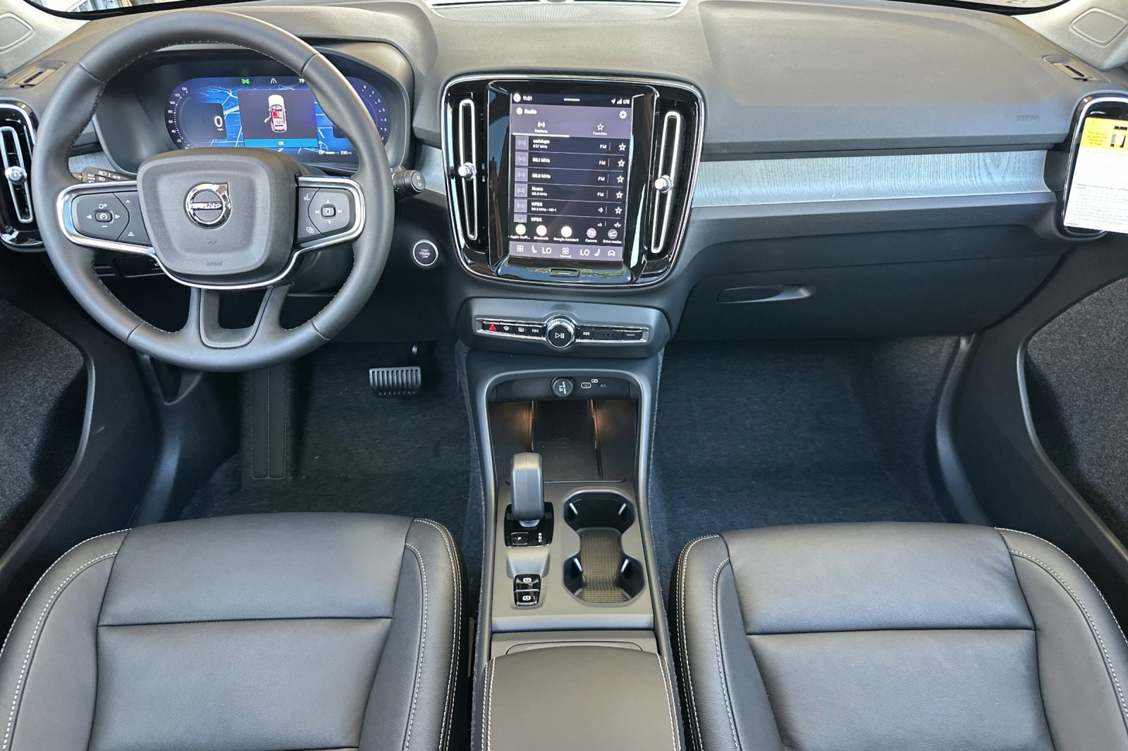 New 2026 Volvo XC40 B5 Core image 11