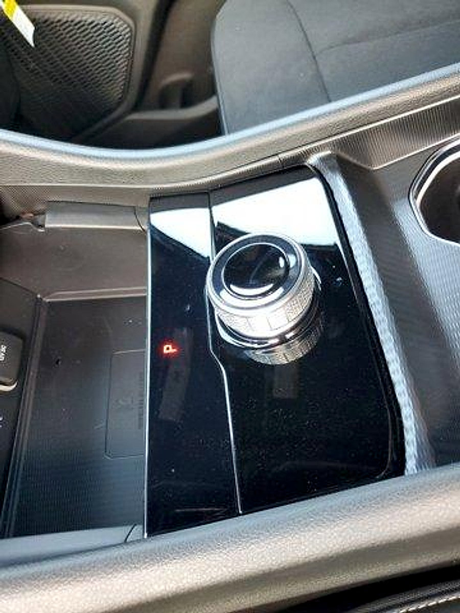 New 2024 Jeep Grand Cherokee L Altitude RWD image 15