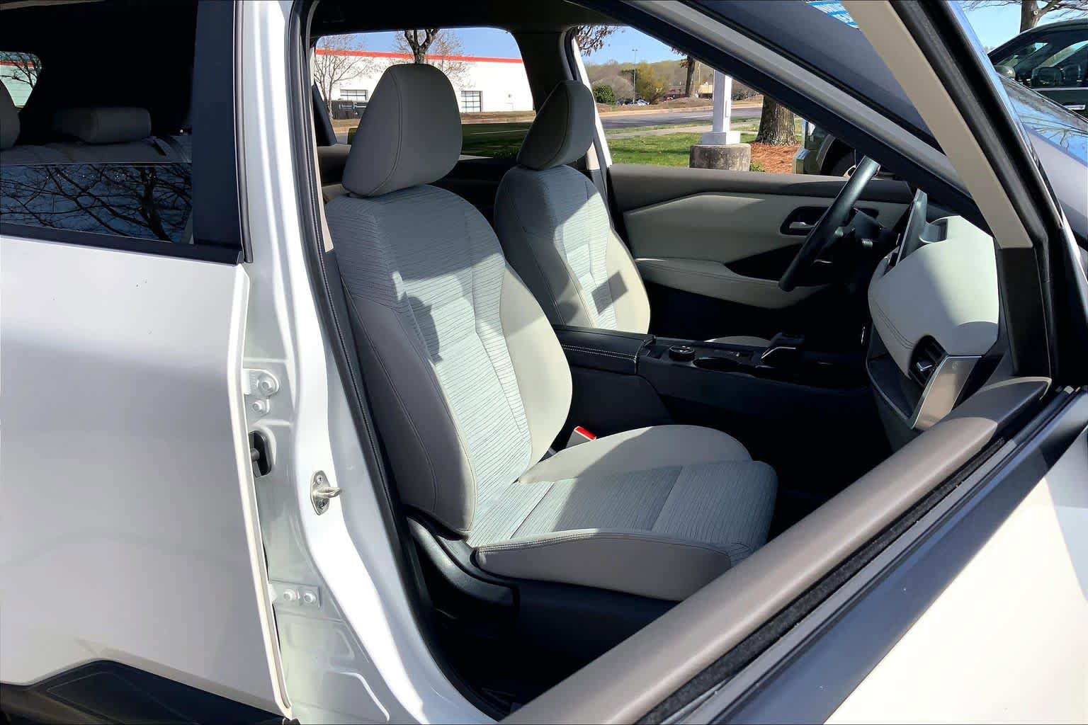 Used 2023 Nissan Rogue SV AWD/4WD image 9