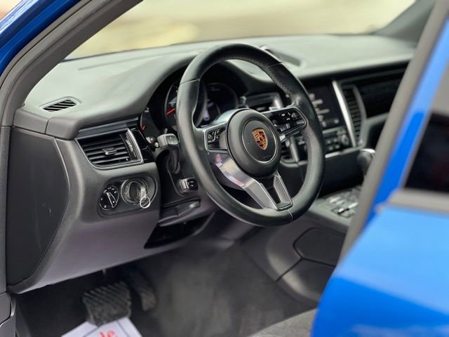 Used 2017 Porsche Macan AWD/4WD image 11