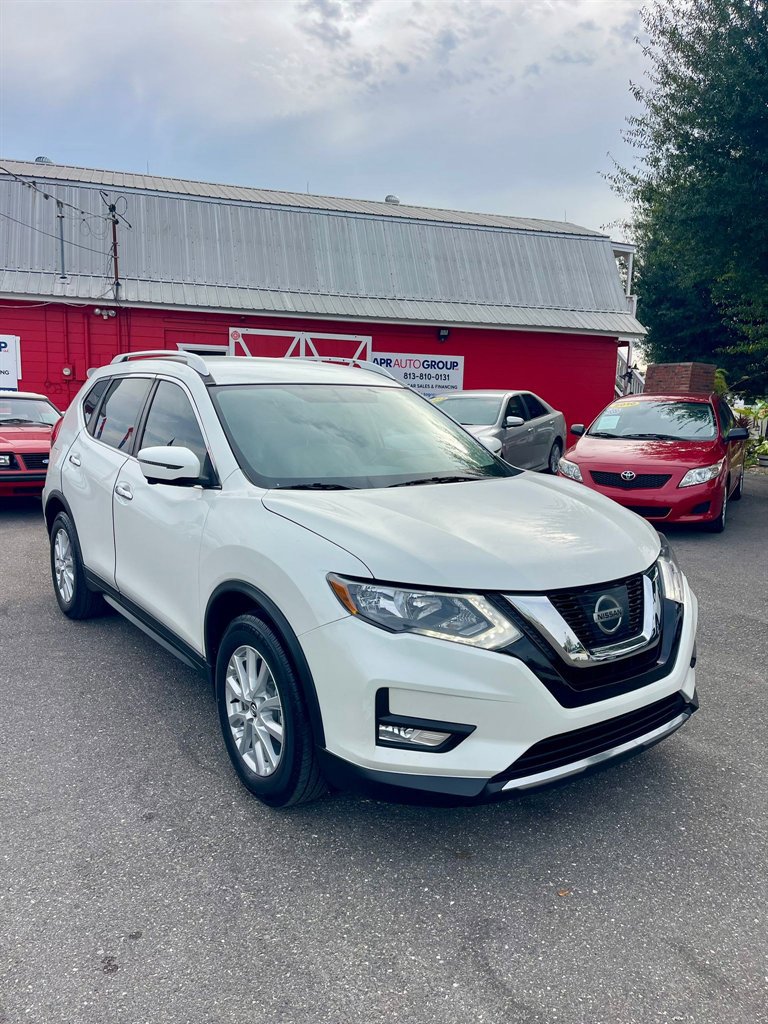 Used 2017 Nissan Rogue SV w/ SV Premium Package image 22