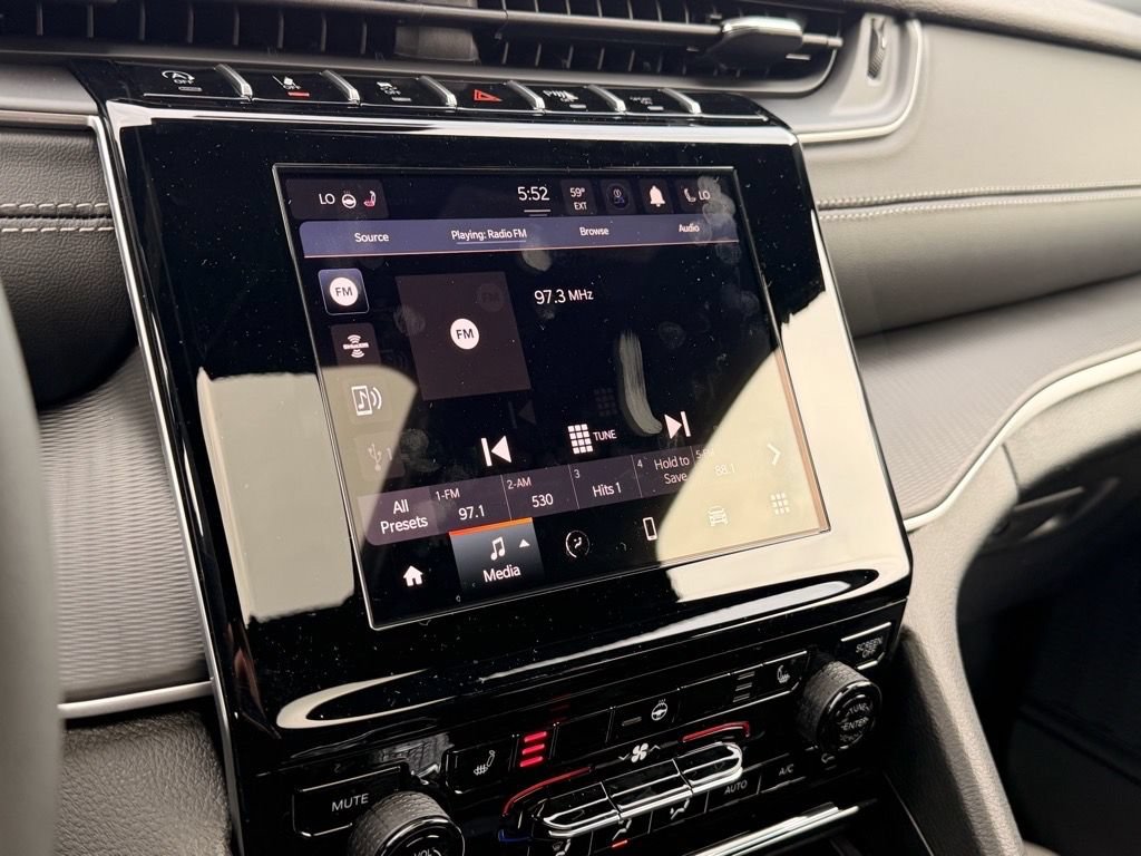 New 2025 Jeep Grand Cherokee Laredo X w/ Luxury Tech Group I AWD/4WD image 14