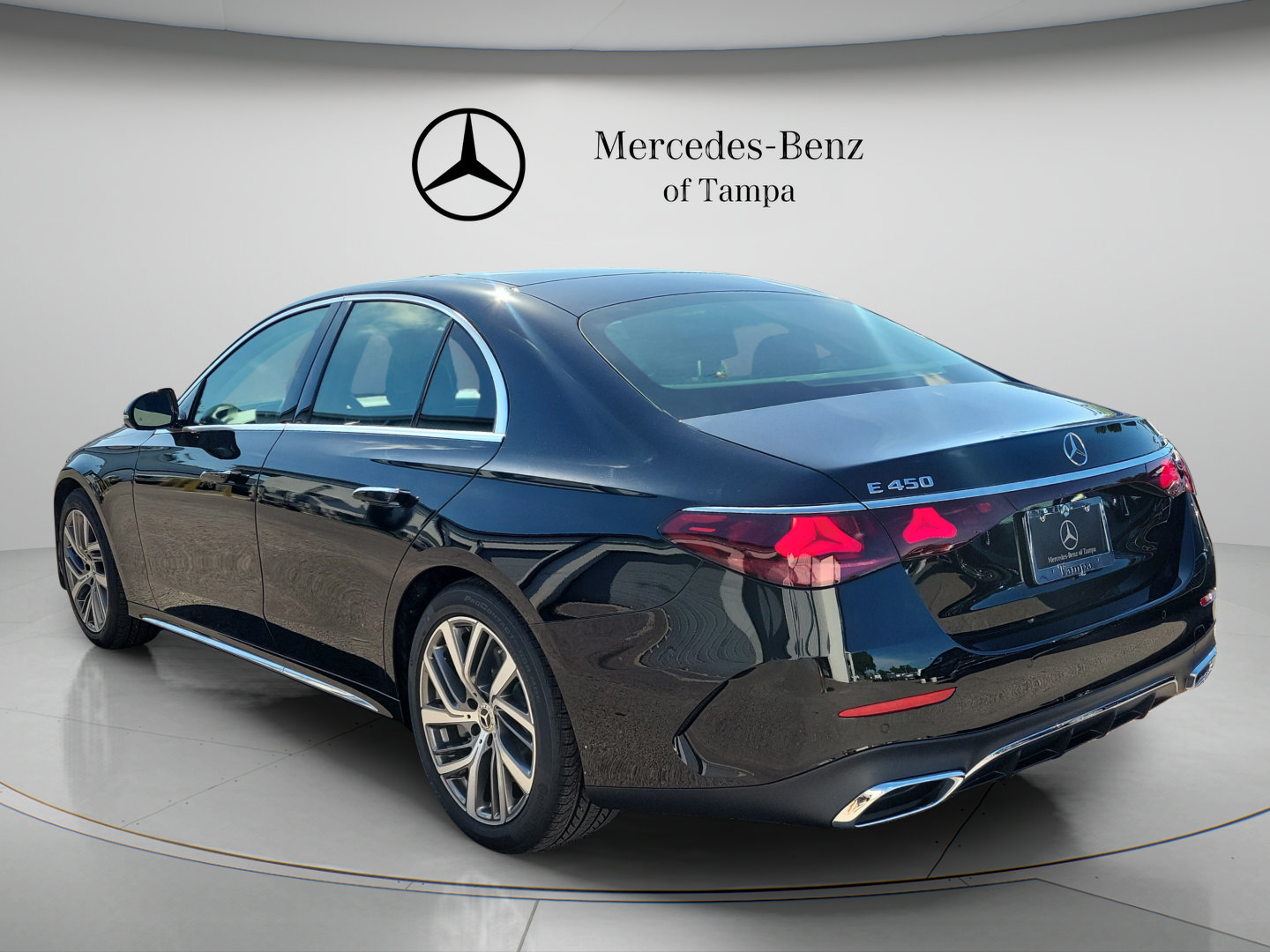 New 2027 Mercedes-Benz E 450 4MATIC Sedan image 2