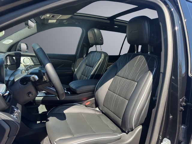 Used 2025 Buick Enclave Avenir w/ Super Cruise Package image 14
