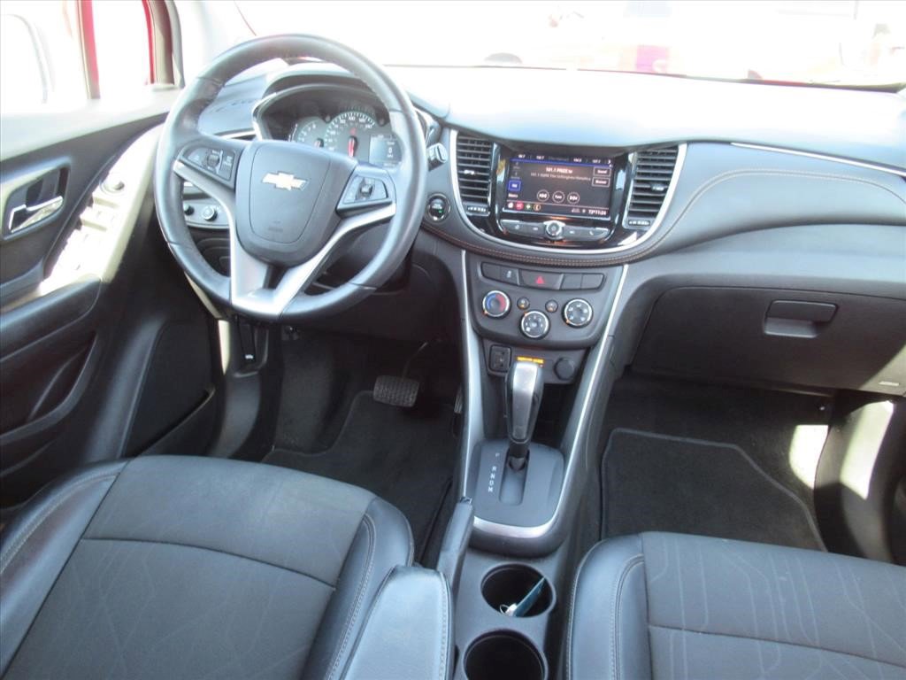 Certified 2022 Chevrolet Trax LT w/ LT Convenience Package image 13