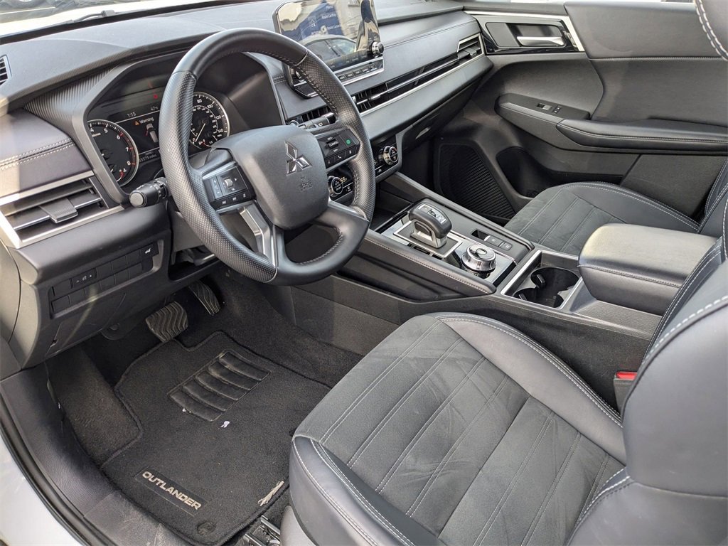 Used 2024 Mitsubishi Outlander SE image 19