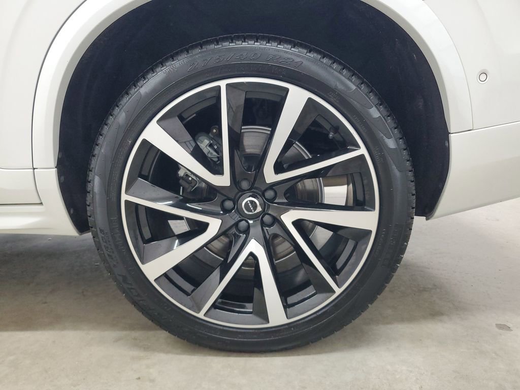 New 2025 Volvo XC90 B6 Plus w/ Protection Package Premier image 12
