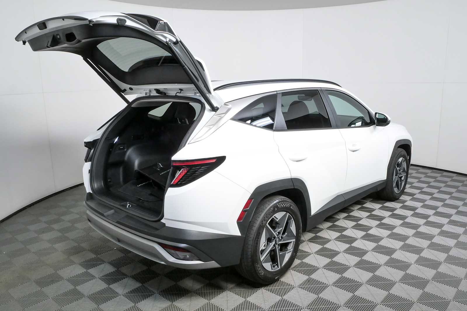 Certified 2025 Hyundai Tucson SEL FWD image 25
