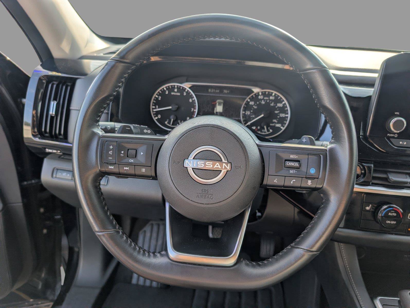 Used 2025 Nissan Pathfinder SV FWD image 27