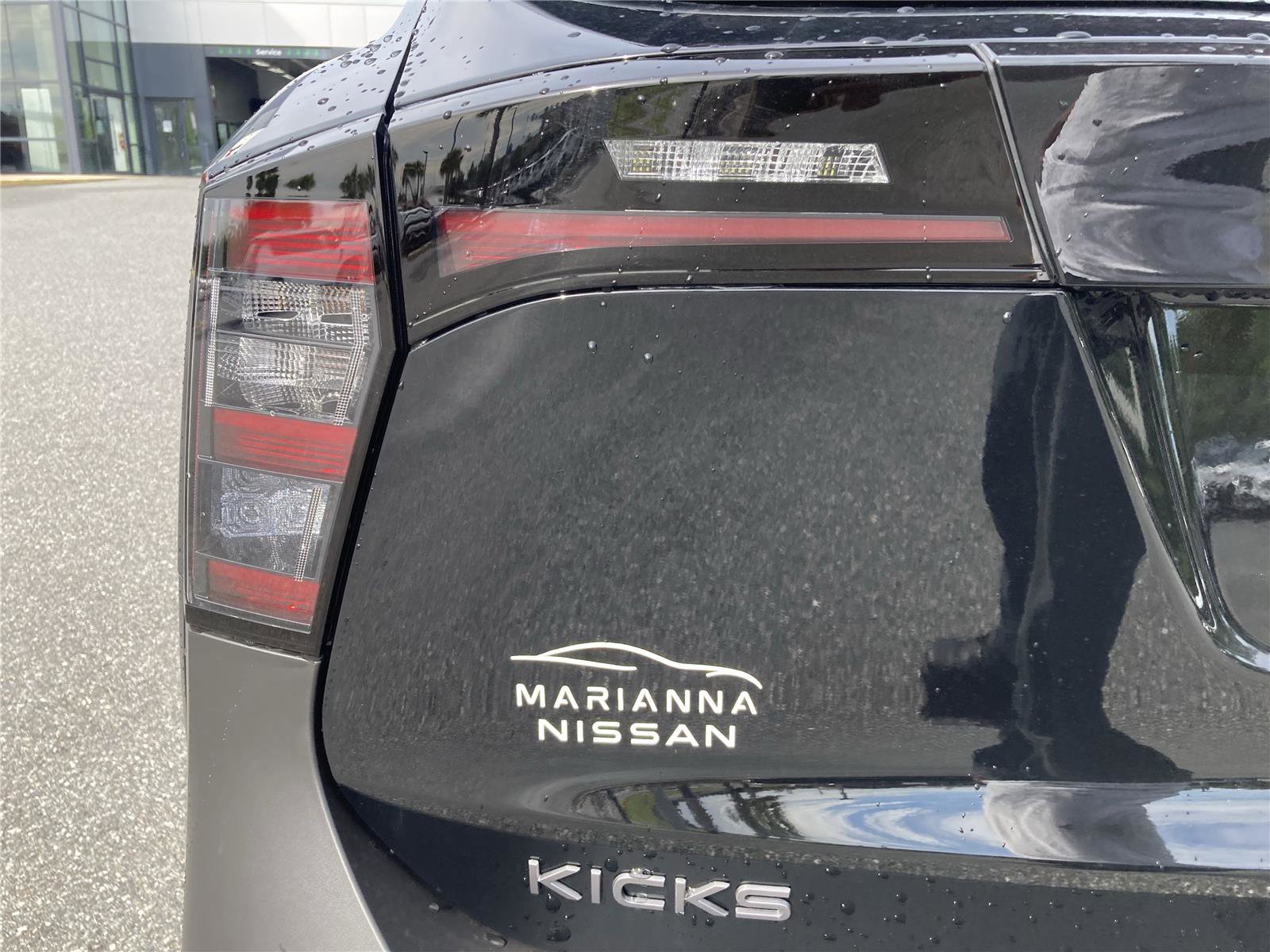 New 2025 Nissan Kicks SR image 11