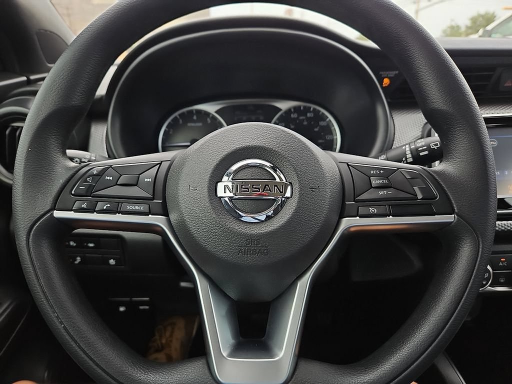 Used 2020 Nissan Kicks S FWD image 30