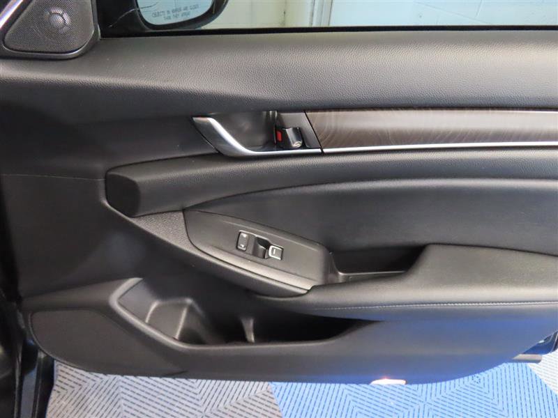 Used 2021 Honda Accord Touring image 37