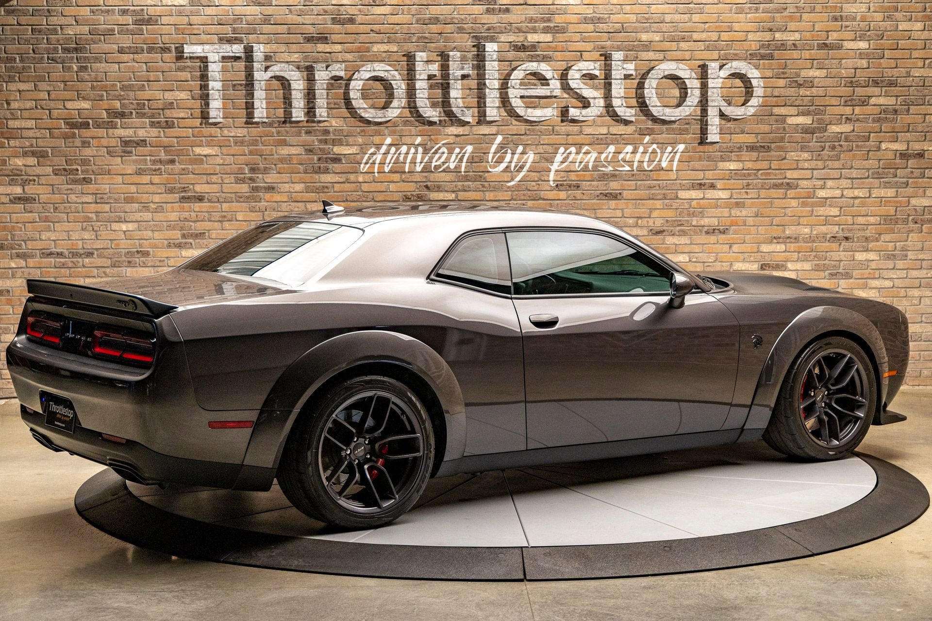Used 2018 Dodge Challenger SRT Hellcat image 4